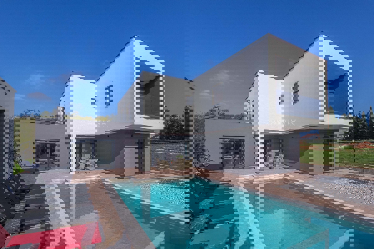 Poreč, okolica- Nova moderna kuća s bazenom