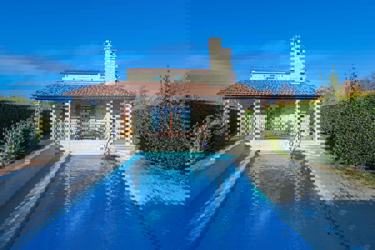 Istra, Tinjan, samostojeća kuća s bazenom