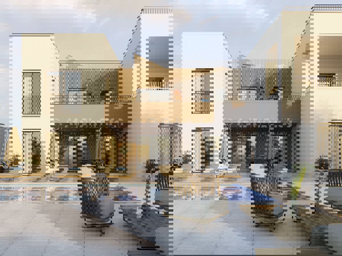 Luksuzna Vila s bazenom i garažom