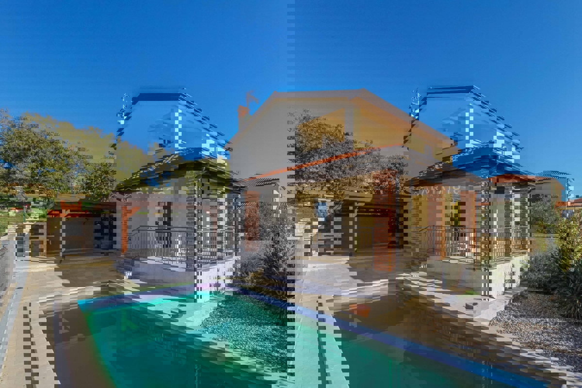 Okolica Poreča, Samostojeća kuća s bazenom i pogledom na more