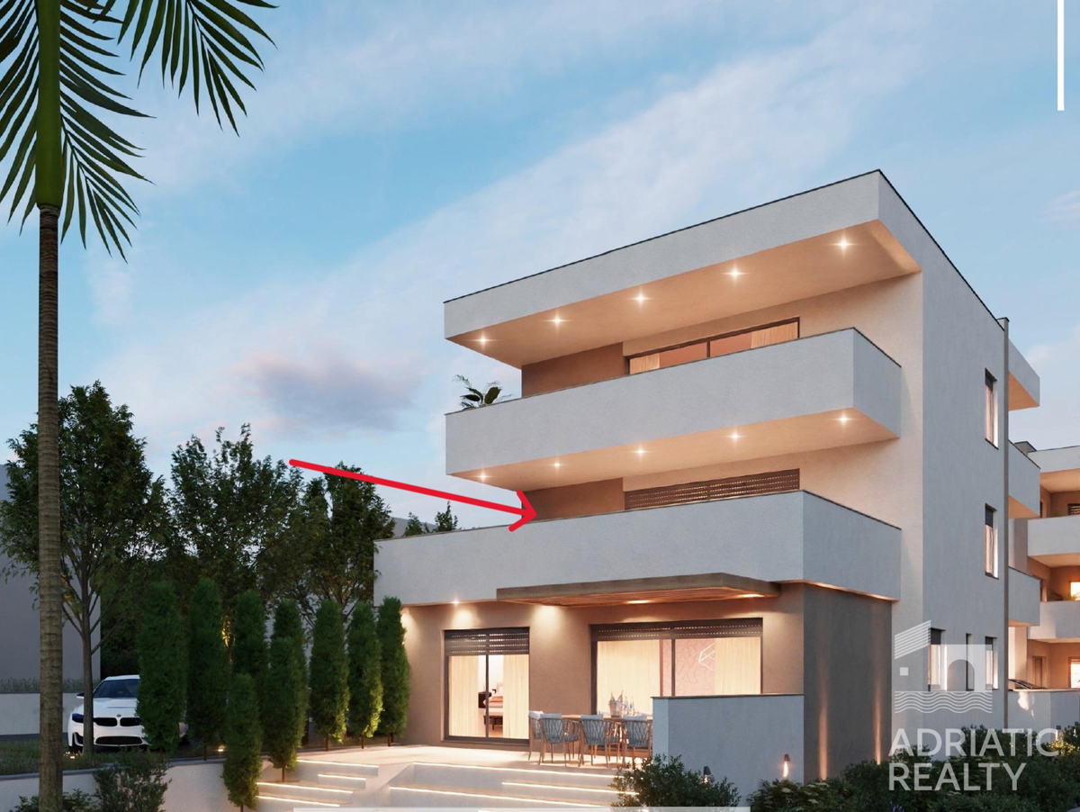 Vodice, prostoren apartma z veliko teraso
