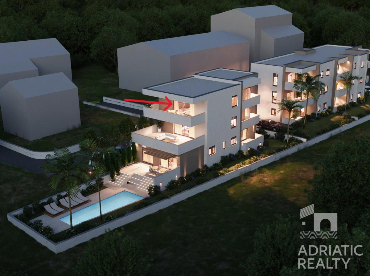 Vodice, apartma v drugem nadstropju – funkcionalna zasnova in dva parkirna mesta