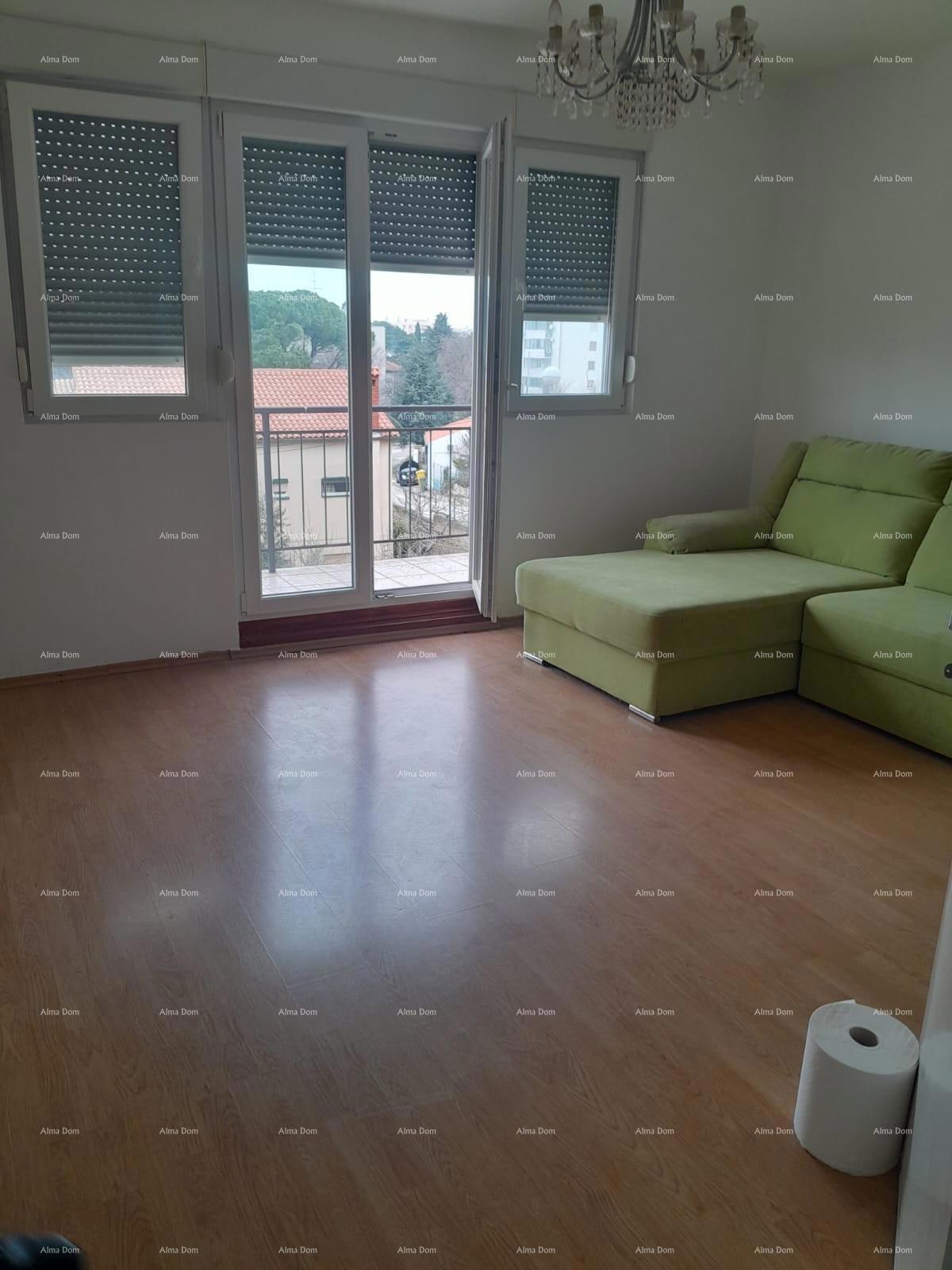 Prodaje se stan u kući na 1. katu – atraktivna lokacija