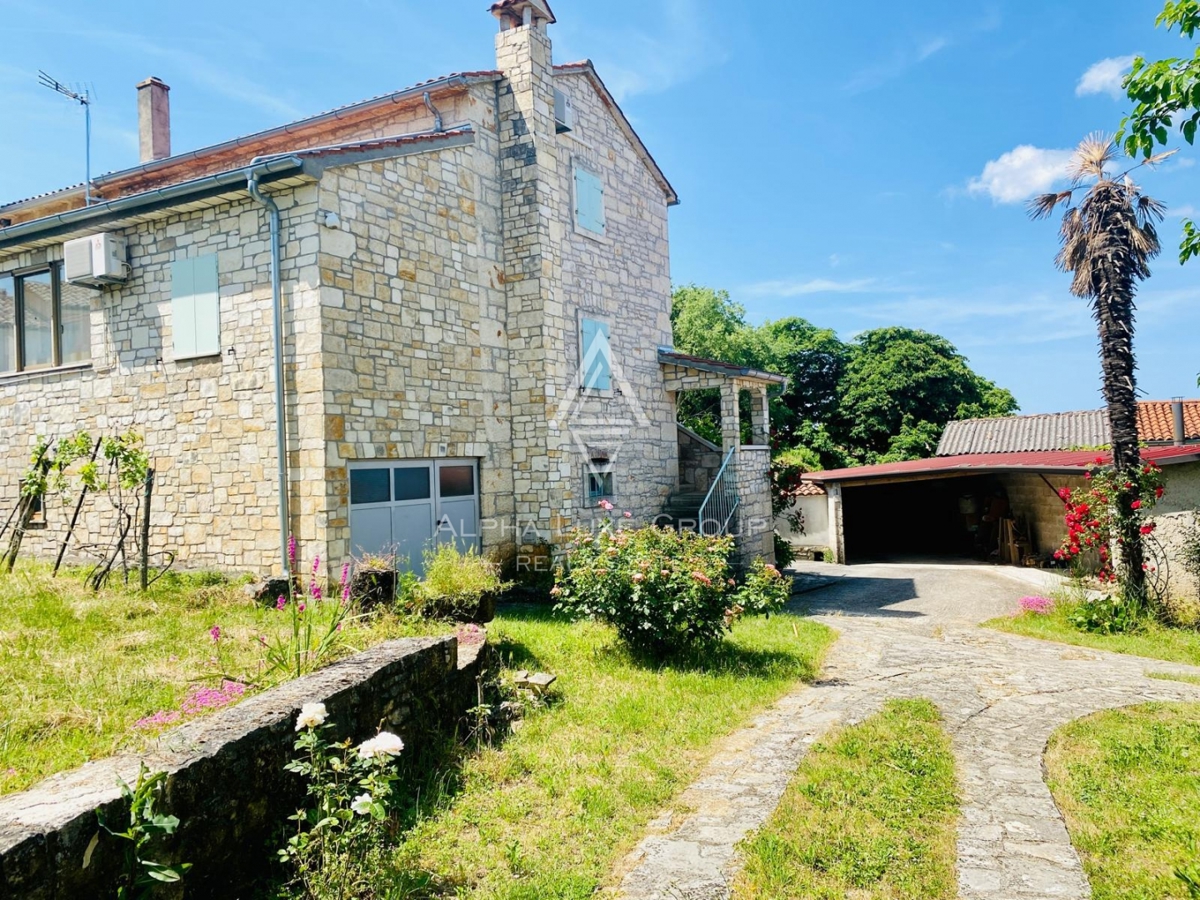 Poreč, Istra – Renovirana kamena kuća s vrtom