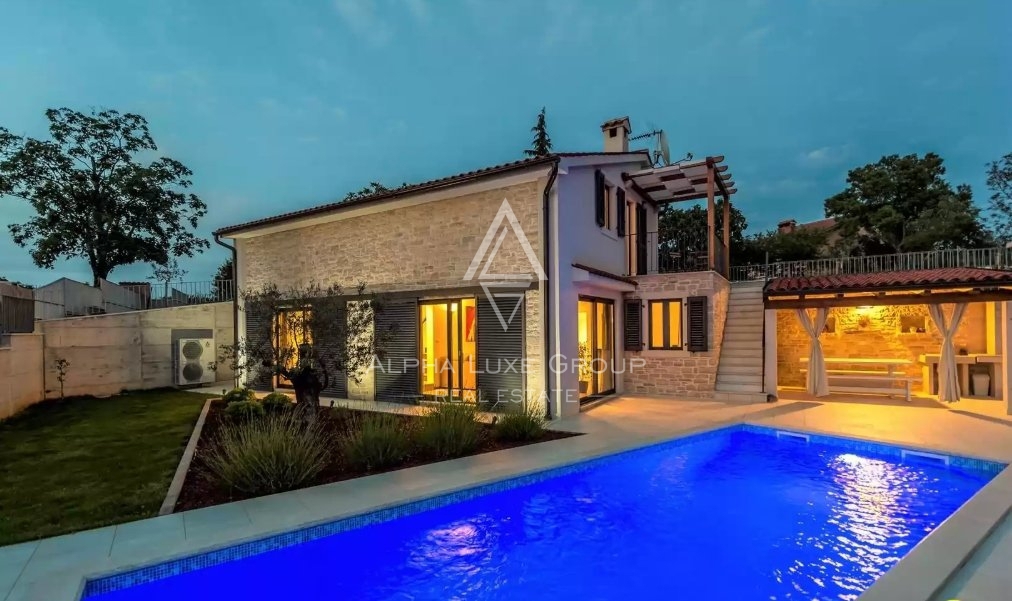 Istra, okolica Poreča, Fantastična kuća s prostranim dvorištem na prodaju