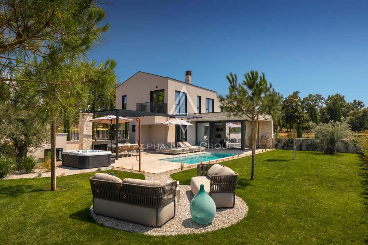 Poreč, Nova vas - Moderna dvojna kuća s bazenom