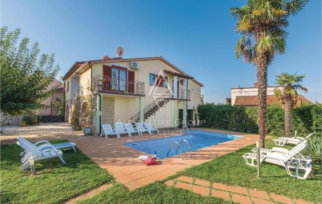 Lijepa kuća s bazenom i uređenom okućnicom, Istra, Poreč