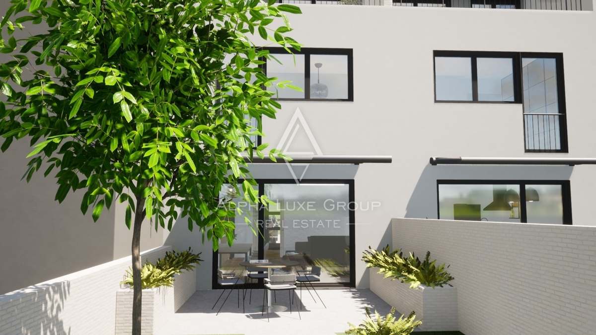 Poreč - Moderna dvojna kuća u blizini mora, trenutno u izgradnji