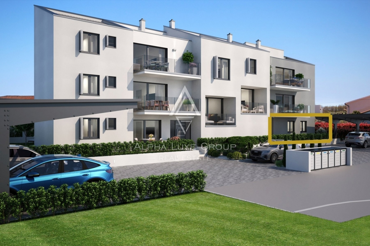 Istria, Poreč - Ground floor apartment with garden in serene setting