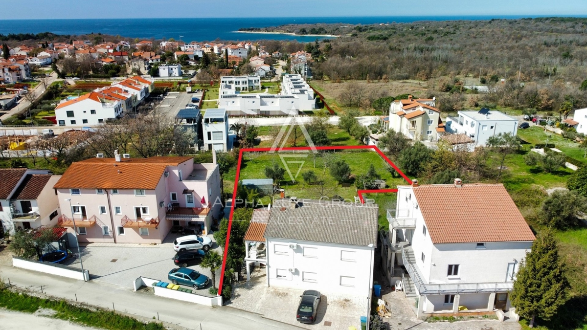 Kuća Samostojeća za prodaju, velika okućnica, Poreč, pogled more