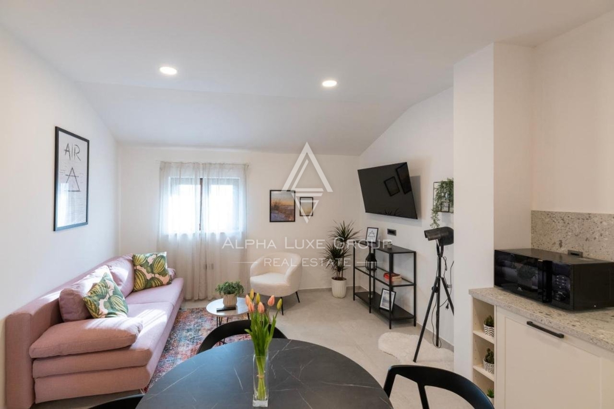 Poreč - Elegant three-room apartment near the sea