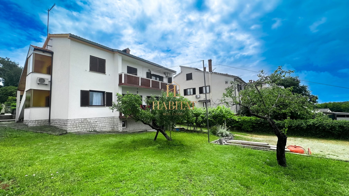 Istra, Poreč, kuća 300m2, okućnica 900 m2