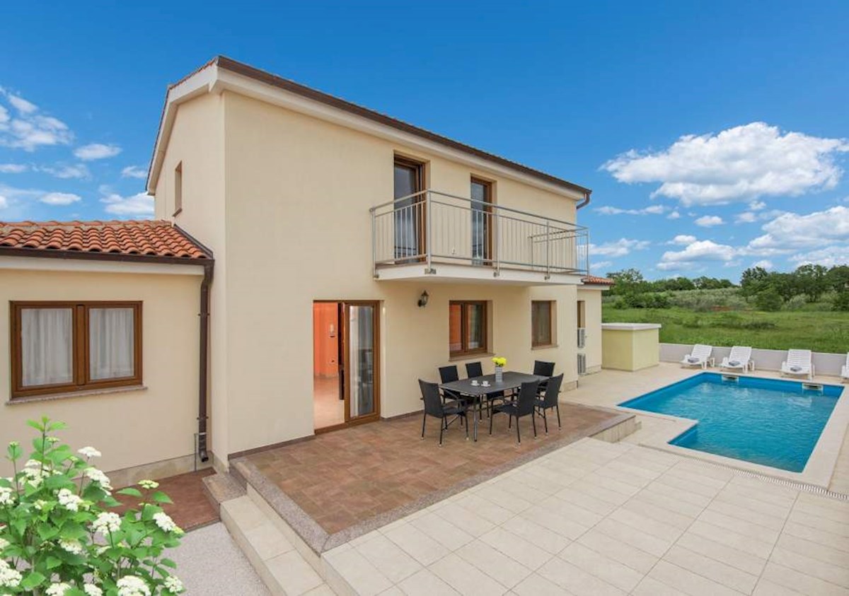 Poreč, 7km, samostojna hiša z bazenom