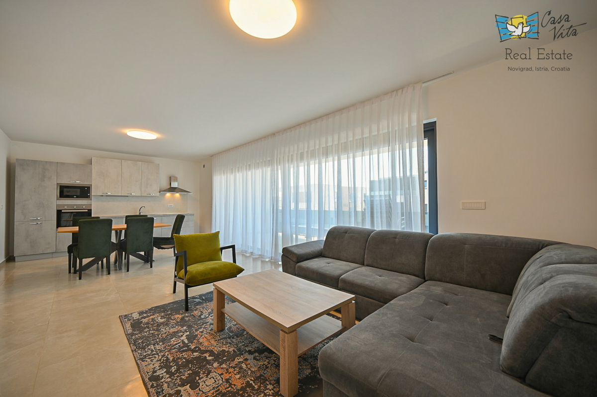 Istra, Novigrad - Komforan i prostran  stan sa lijepim pogledom na more!