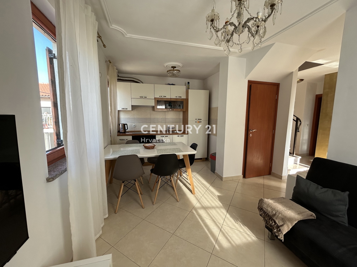 NOVIGRAD, OKOLICA, FANTASTIČAN STAN SAMO 3 KM OD NOVIGRADA