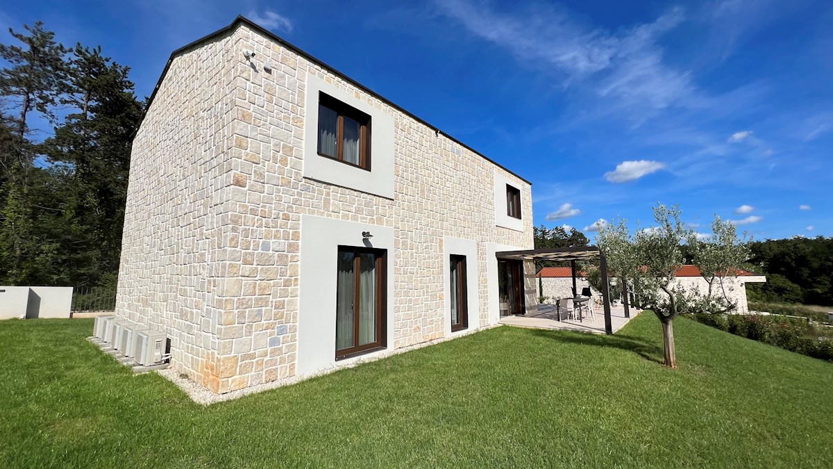 Poreč, surroundings, Beautiful stone villa with 4 bedrooms in a quiet location ID 1340