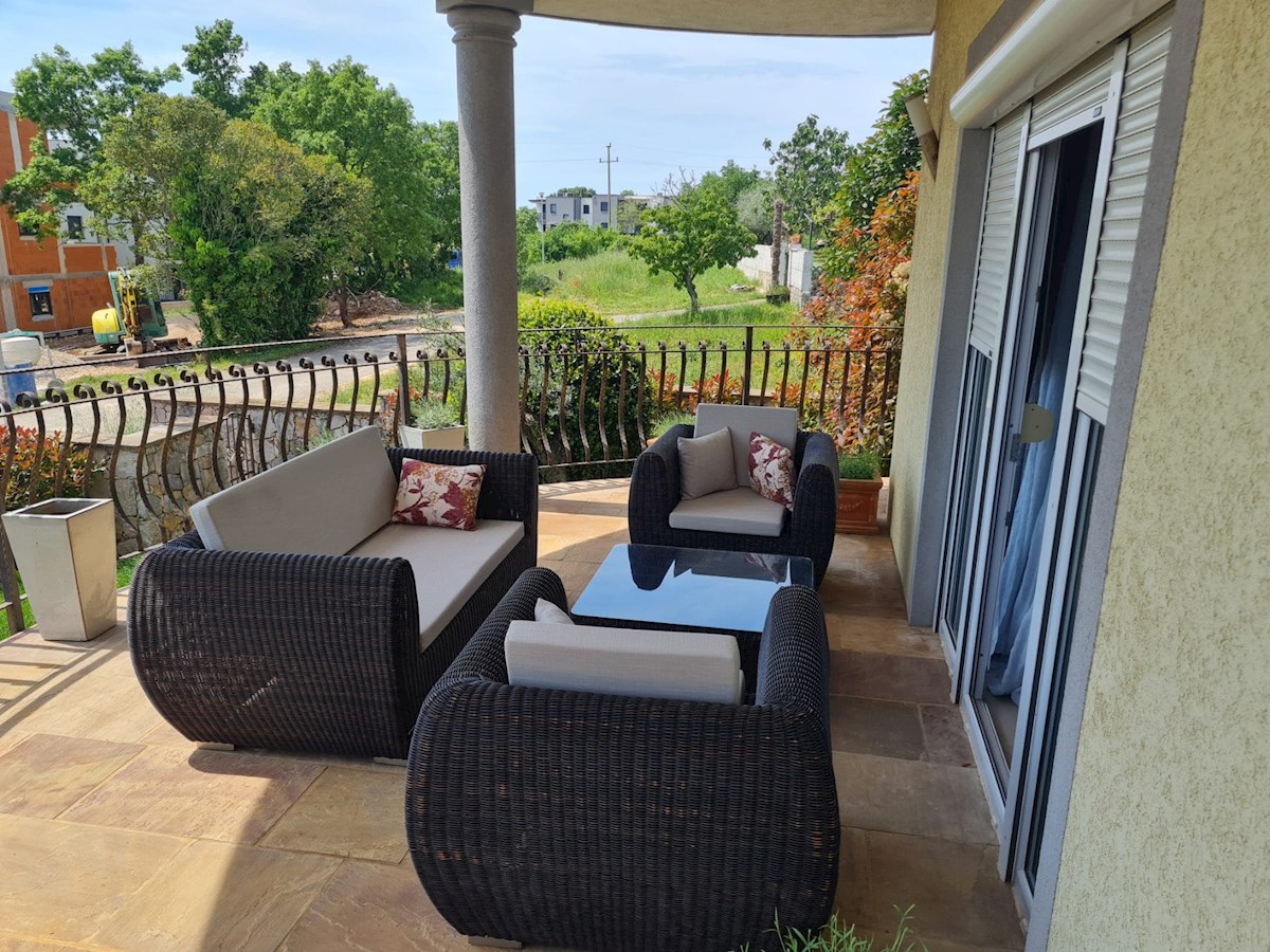 Poreč, Umgebung, Geräumige Wohnung mit 2 Schlafzimmern und Garten ID 2237