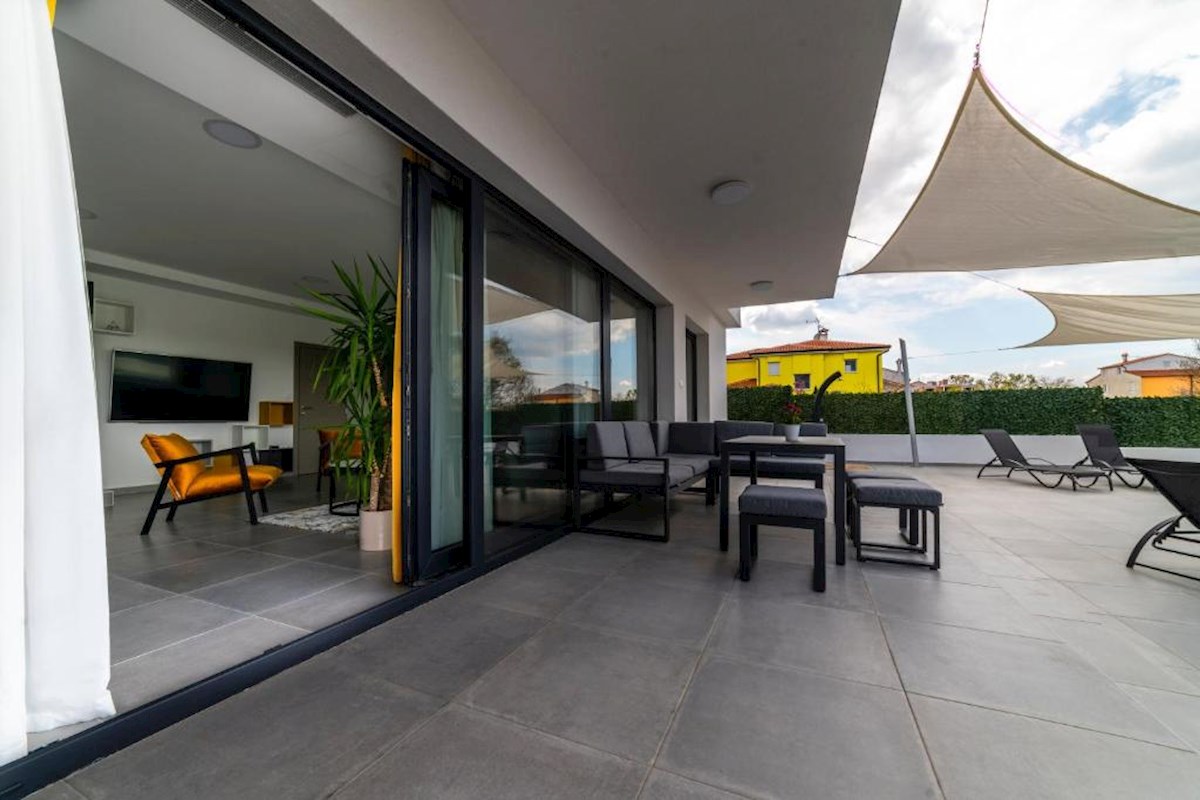 Poreč, immediate surroundings, Villa with a pool with four bedrooms in a quiet location ID 1325