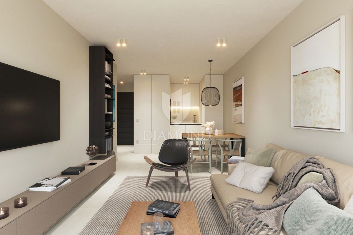 Poreč, trisobno stanovanje v 1. nadstropju v bližini centra!