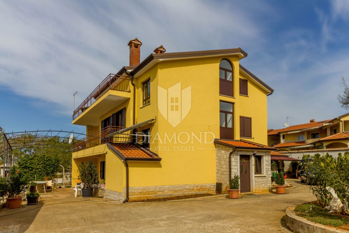 Apartmajska hiša s 4 apartmaji v bližini Poreča