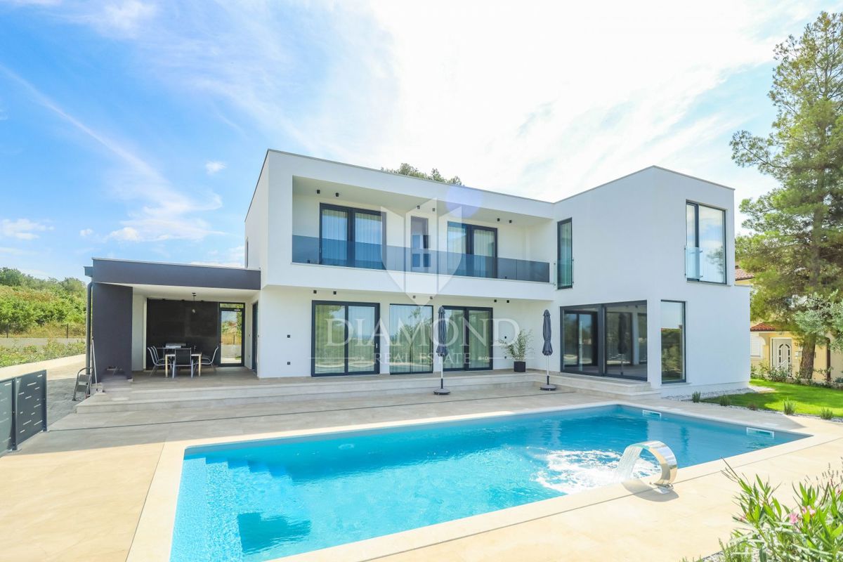 Poreč, okolica luksuzna vila s pogledom na morje!