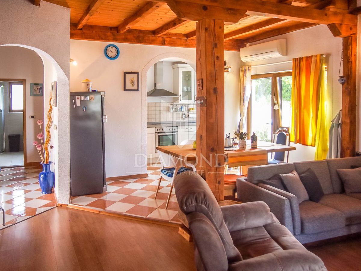 Očarljiva pritlična hiša v bližini Poreča!