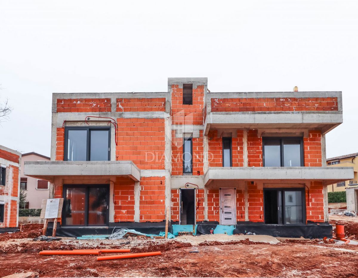 Poreč, odličen PENTHOUSE s pogledom na morje!