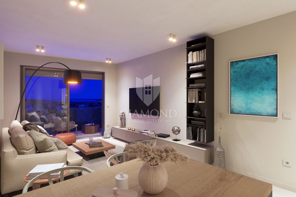 Poreč, trisobno stanovanje v pritličju v bližini centra!