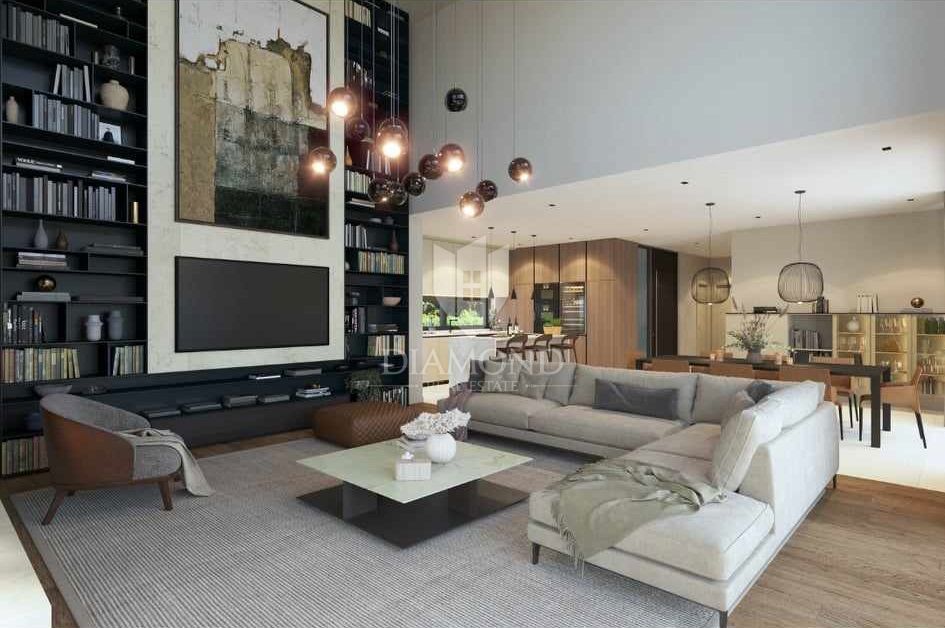 Poreč, Okolica - Impozantna Hiša s Čudovitim Razgledom