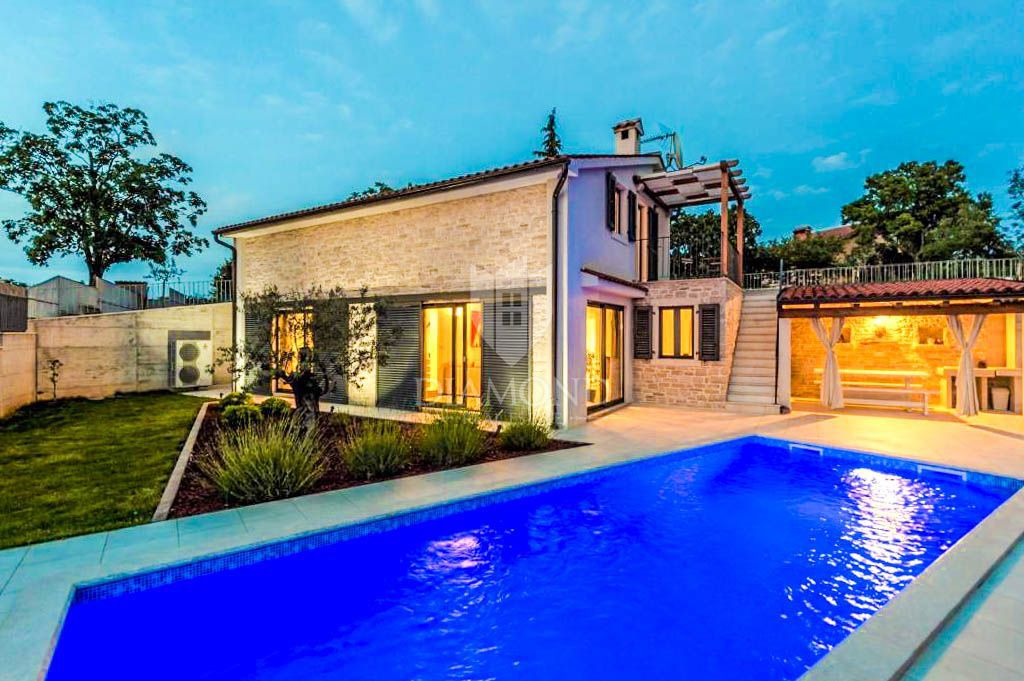 Poreč, okolica, fantastična kuća sa prostranom okućnicom !