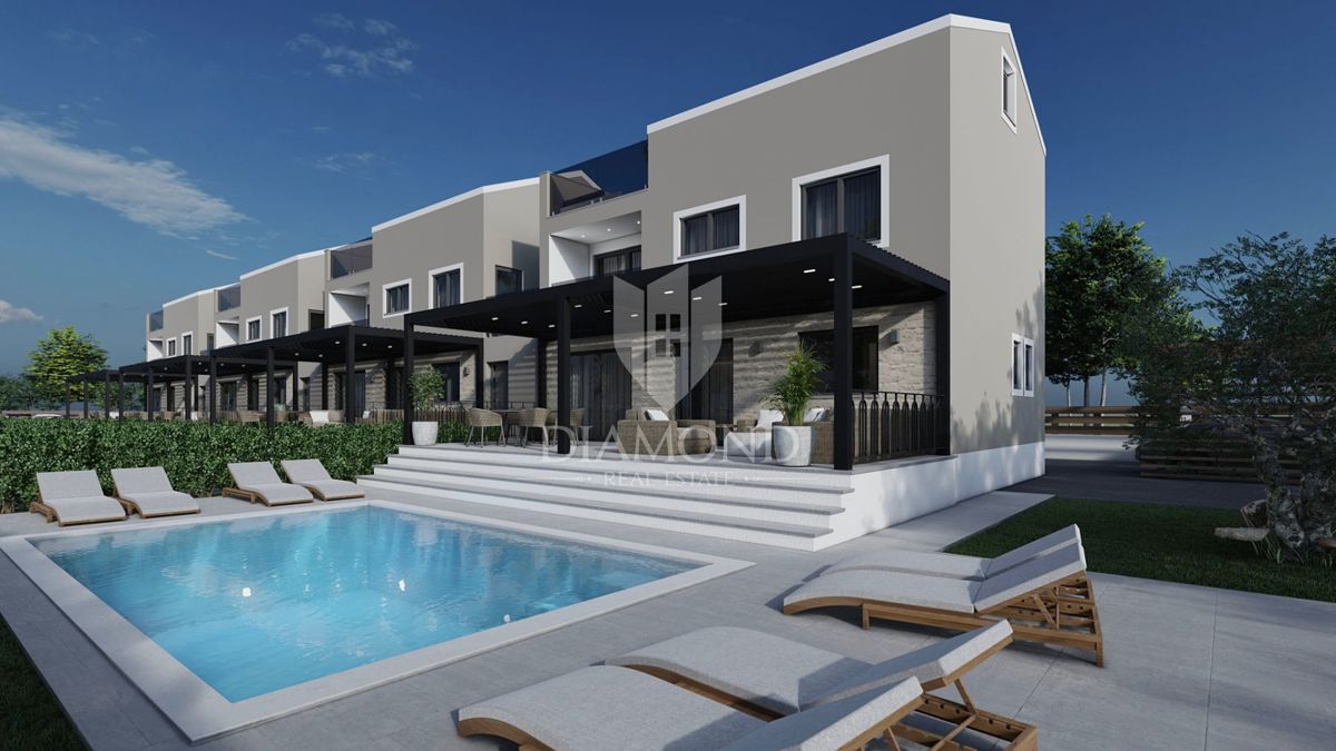 Poreč, okolica, idealna hiša s štirimi spalnicami in pogledom na morje!