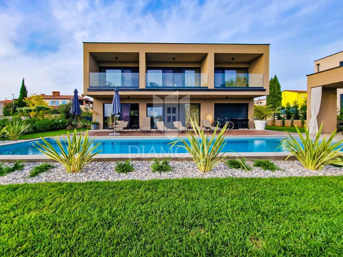 Poreč, okolica, popolnoma opremljena moderna vila na mirnem mestu!