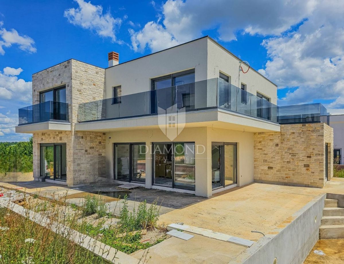 Poreč, Tar, luksuzna hiša z ogrevanim bazenom!