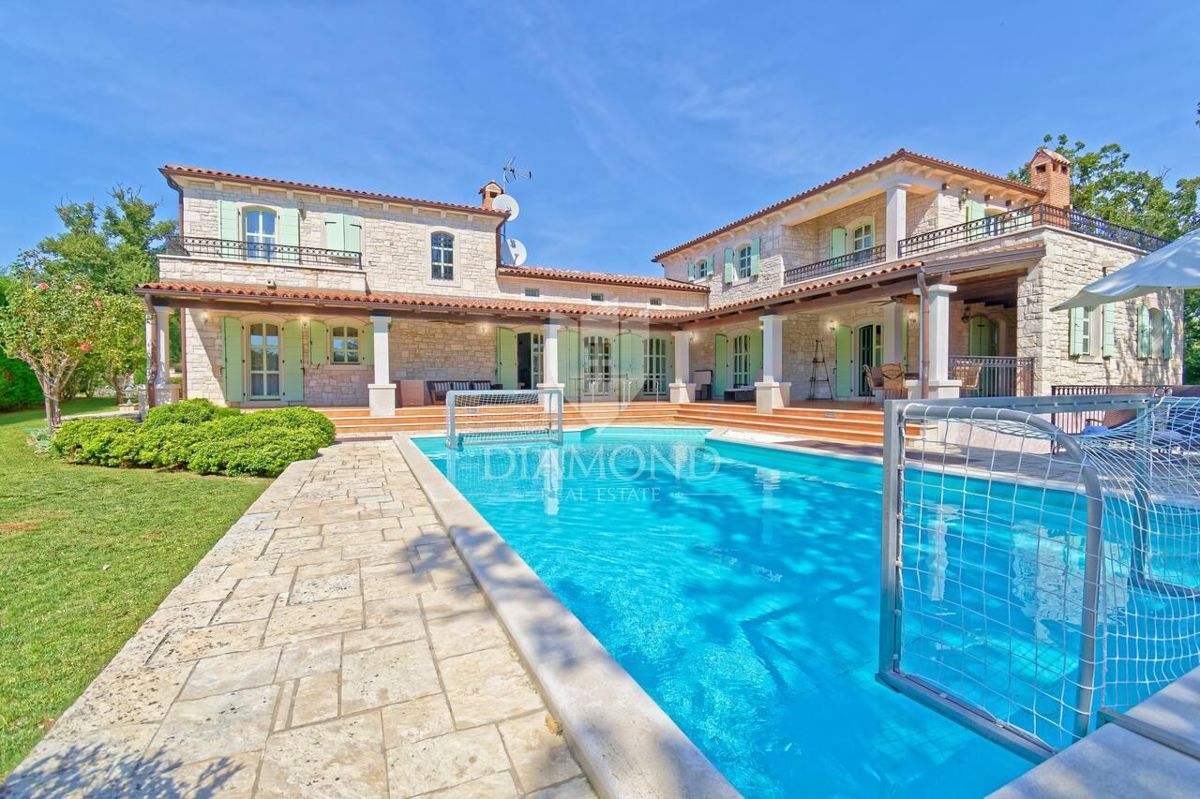 Poreč, istrska kamnita hiša na mirni lokaciji