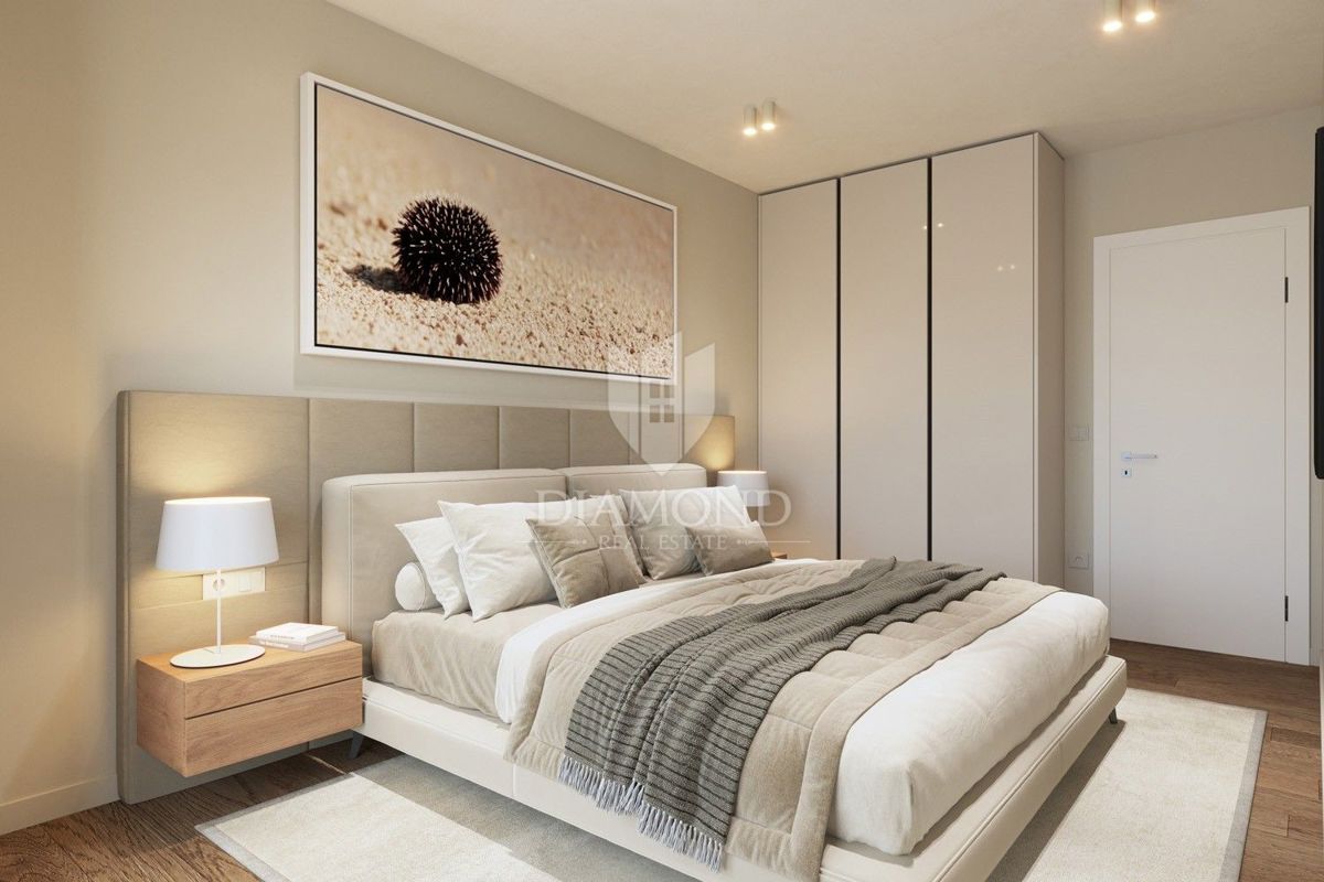 Poreč, trisobno stanovanje v 1. nadstropju v bližini centra!