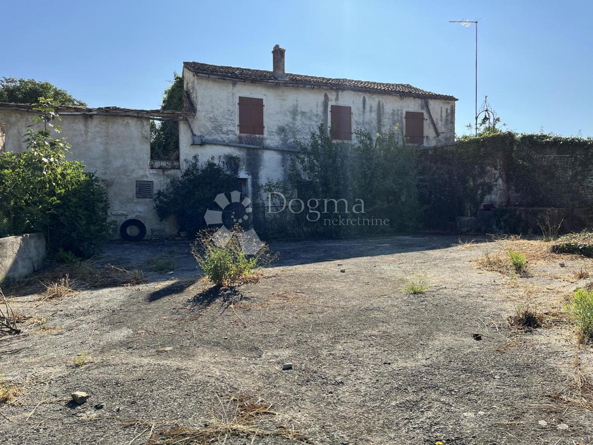 KUĆA ZA ADAPTACIJU S POGLEDOM NA MORE