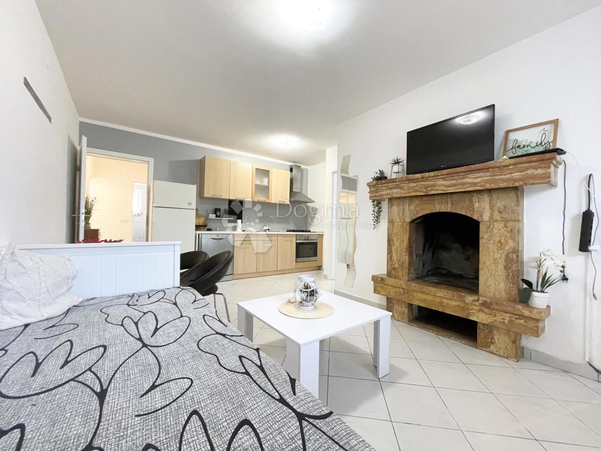 POREČ - GESUCHTER STANDORT, WOHNUNG MIT 2 SCHLAFZIMMERN