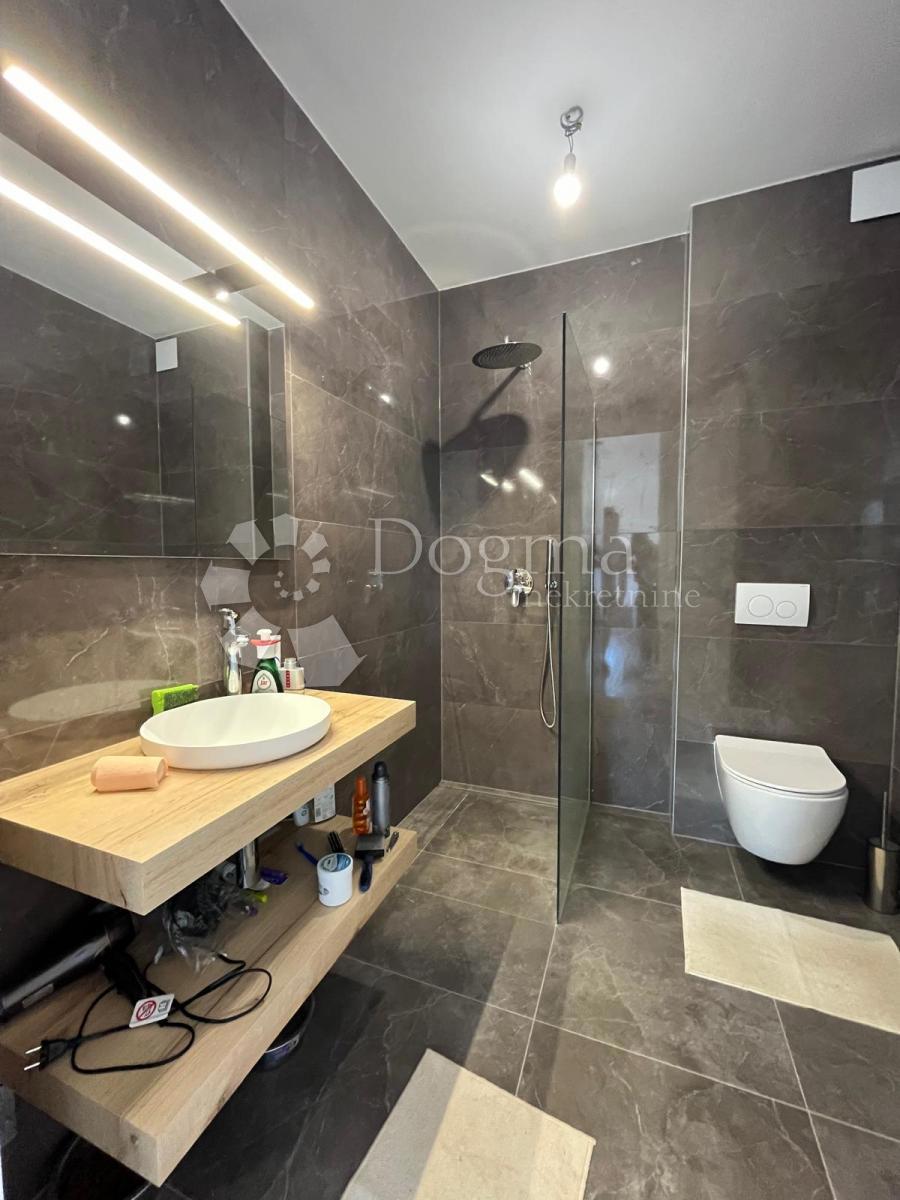 WOHNUNG IN POREČ IN TOLLER LAGE