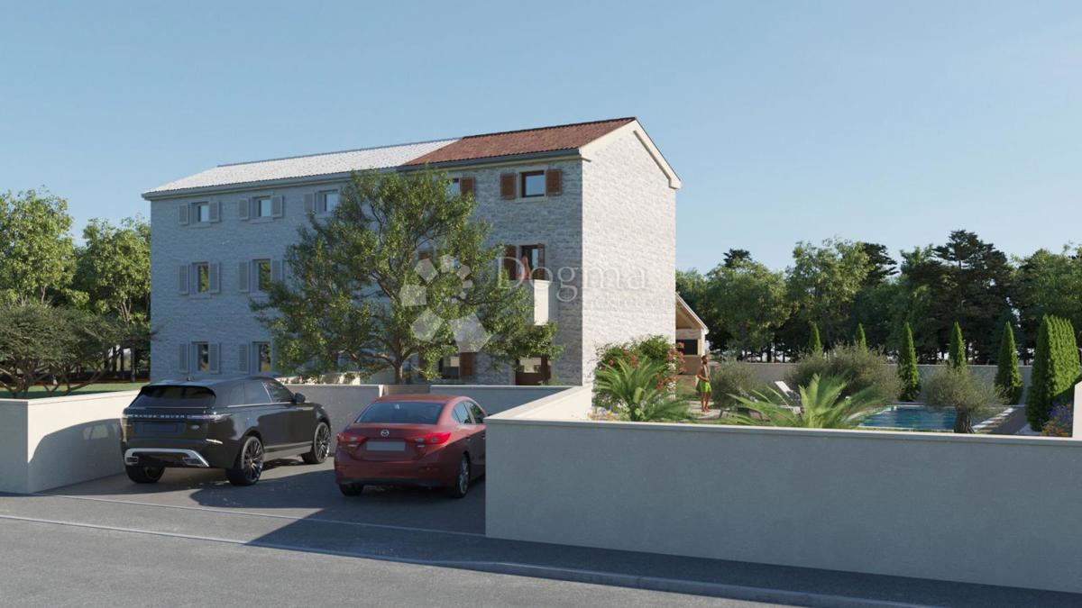 Istarska ljepotica s pogledom na more