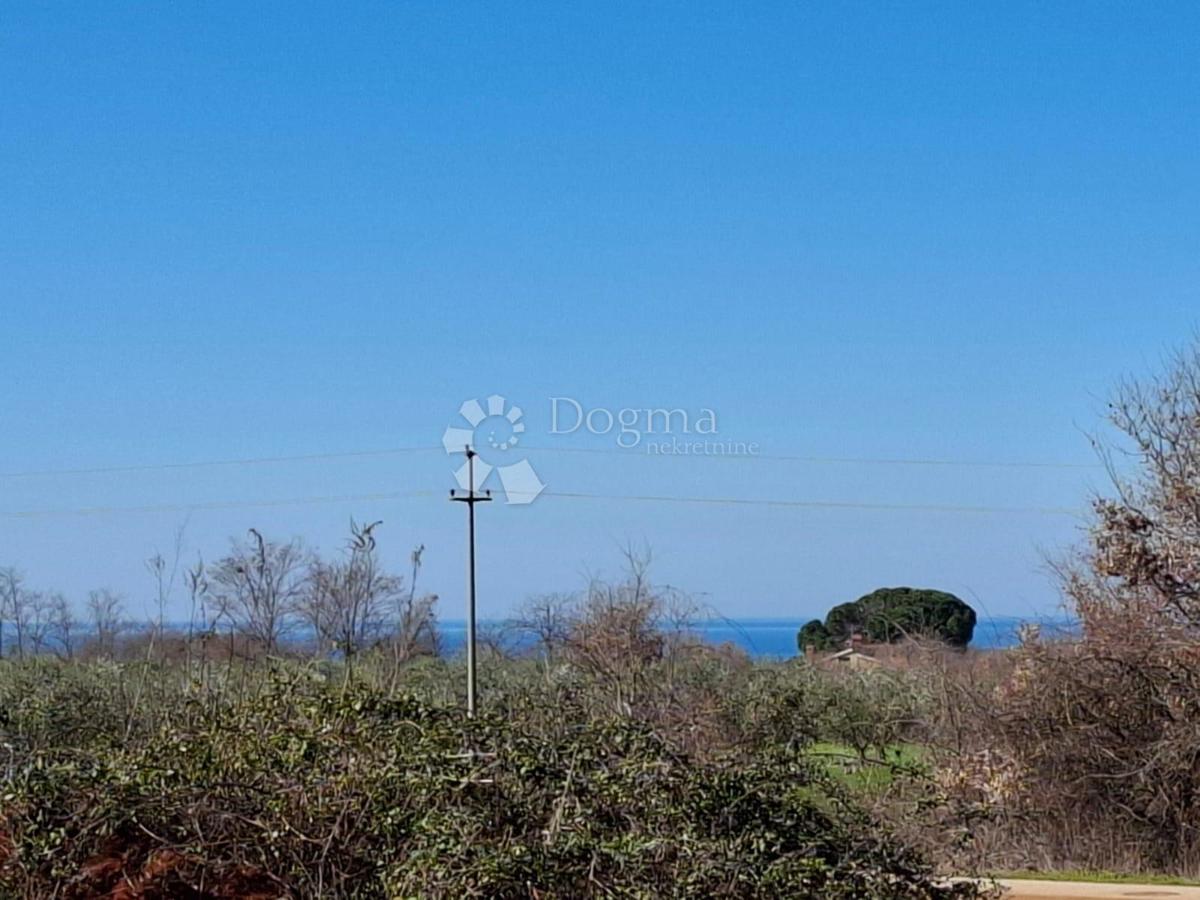 POREČ - Stan u novogradnji sa vrtom i pogledom na more