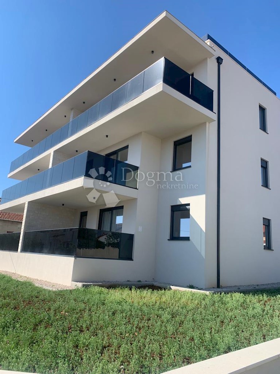 Vodice-novogradnja sa garažom, 143m2
