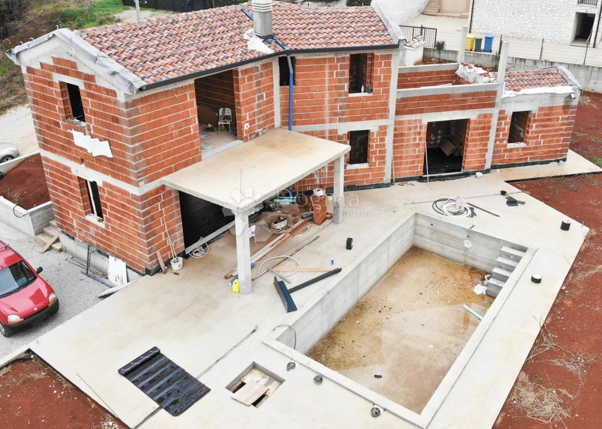 Poreč okolica, atraktivna kuća u izgradnji