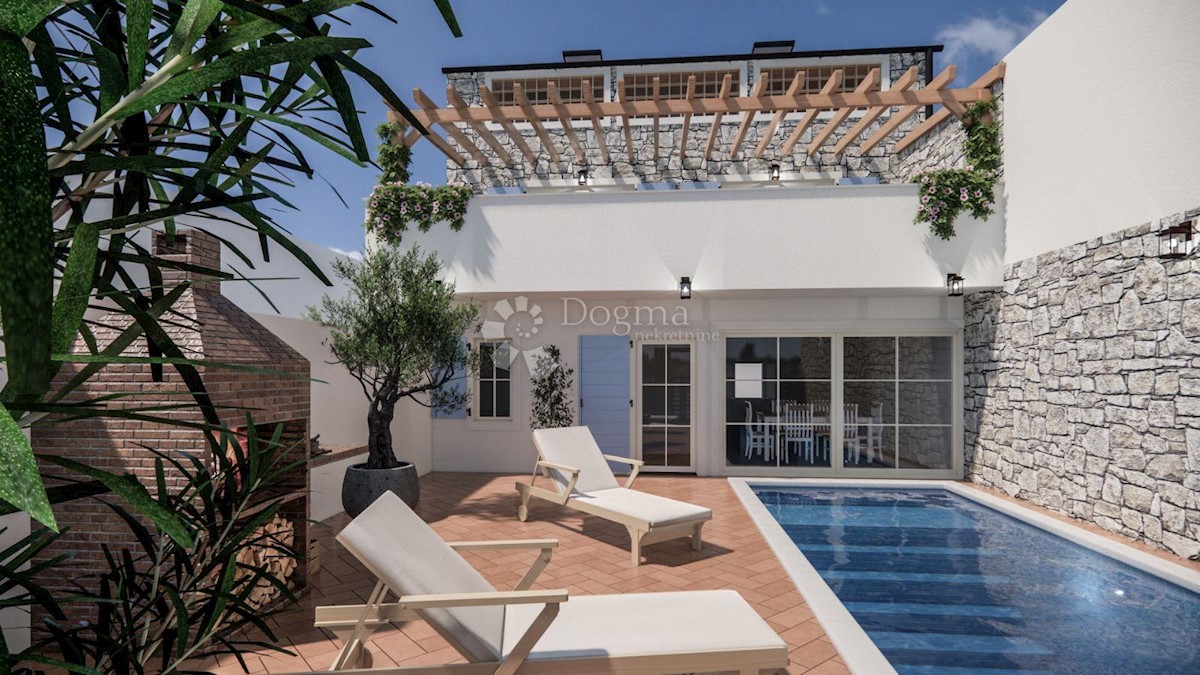 Poreč- Novo renovirana kuća sa bazenom