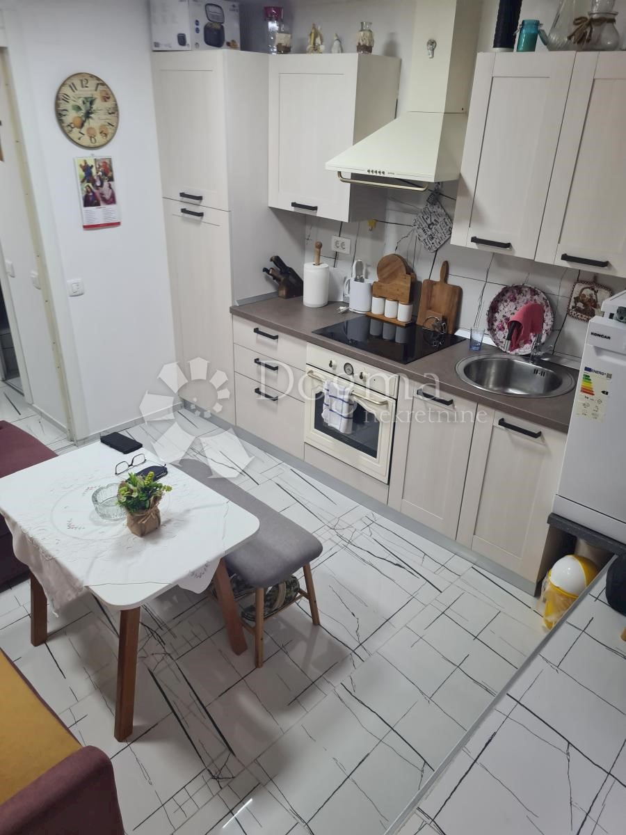 VODICE CENTAR, apartman na korak do plaže