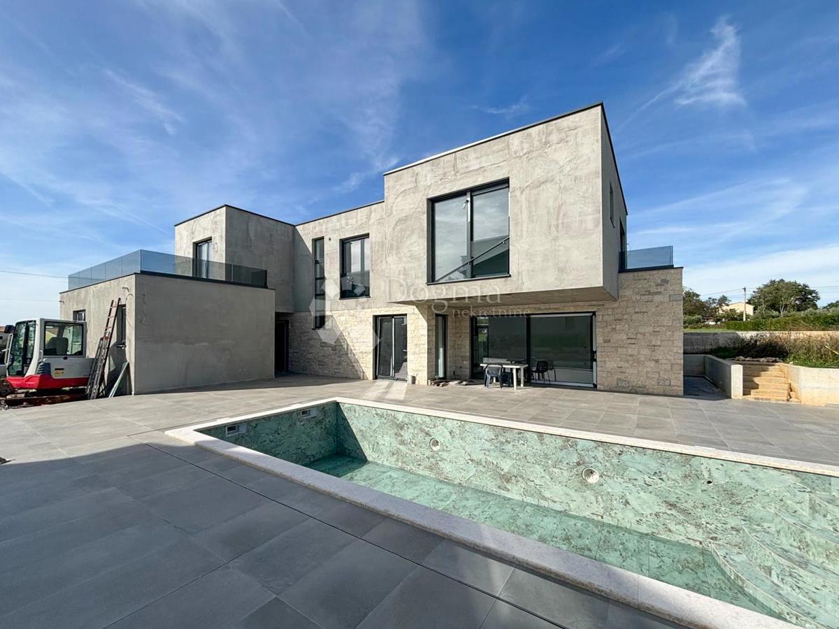 Luksuzna novogradnja u okolici Poreča