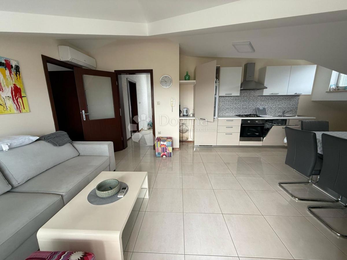 POREČ - Spacious apartment 3km from the sea OPPORTUNITY!!!