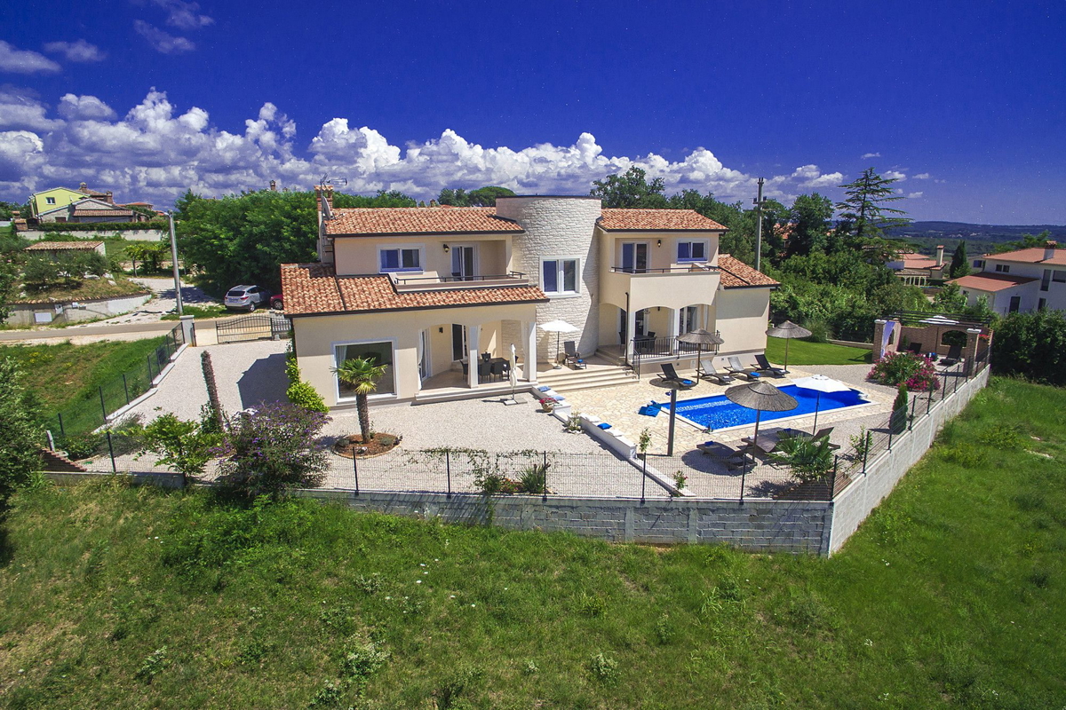 P-633 Samostojeća vila s bazenom i prekrasnim pogledom na more, 245 m2, Poreč, prodaja