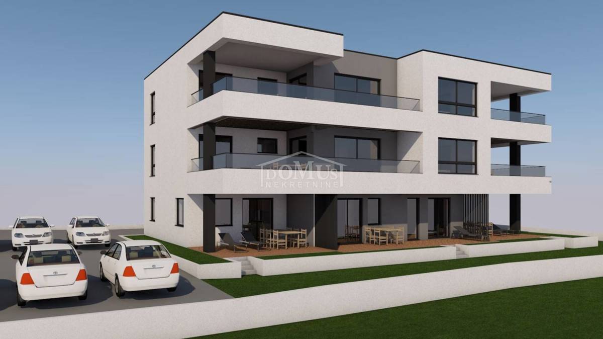 Vodice 1-soban apartman u prizemlju, vrt, mirna lokacija