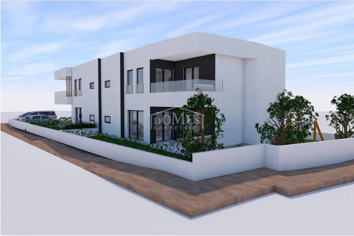 Vodice 2-soban apartman ukupne korisne površine 74,63 , vrt 121,22 m2
