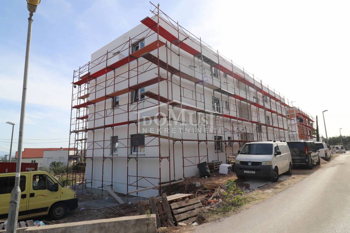 Vodice 3-sobana apartman na 2. katu, ukupne korisne površine 99,63 m2,